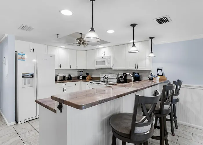 Dollar 407 * Clearwater Beach